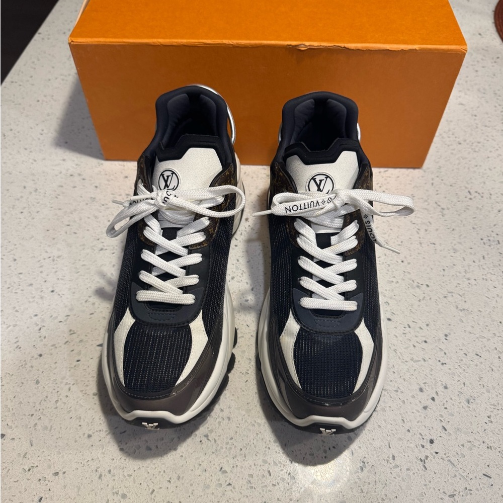 Louis Vuitton Run 55 Sneaker Women’s Size 40.5 lightly used